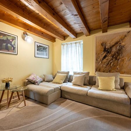Alpine Apartment Aosta Exterior photo