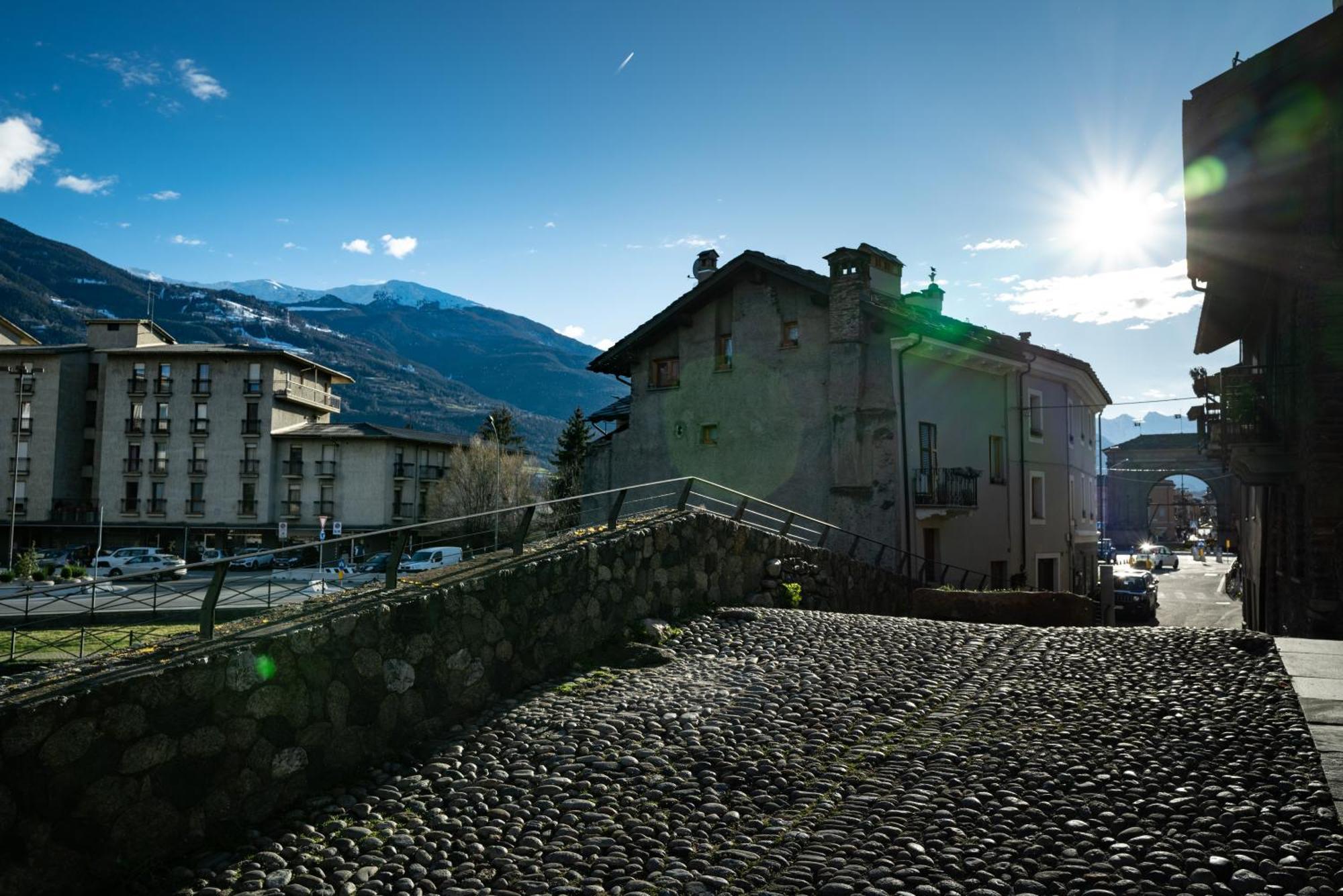 Alpine Apartment Aosta Exterior photo