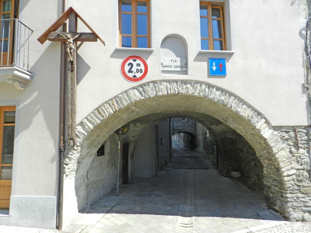 Alpine Apartment Aosta Exterior photo